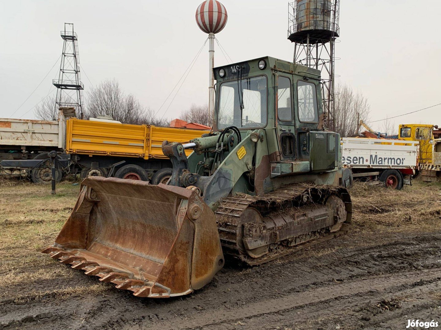 Liebherr LR621B lánctalpas katonai rakodó