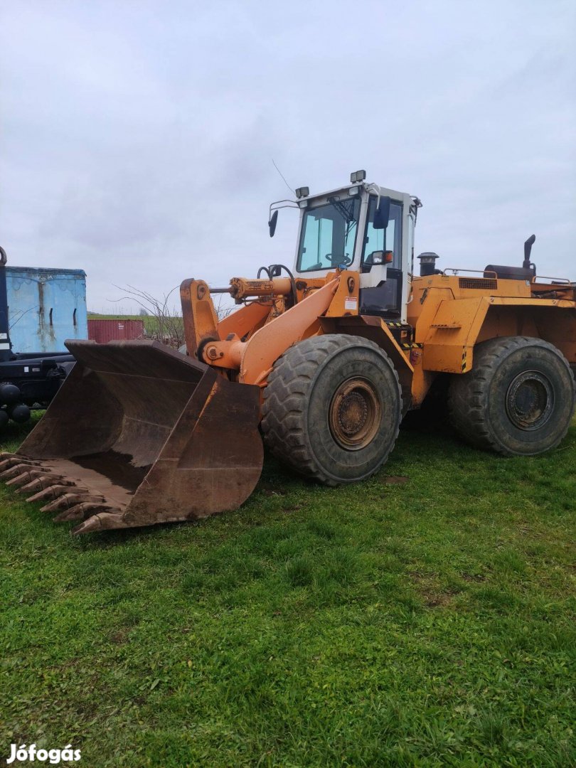 Liebherr rakodógép cserélhető, eladó