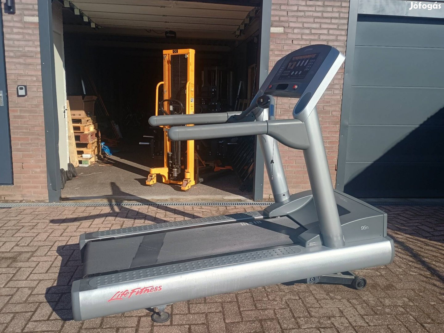 Life Fitness 95ti futópad - több darab