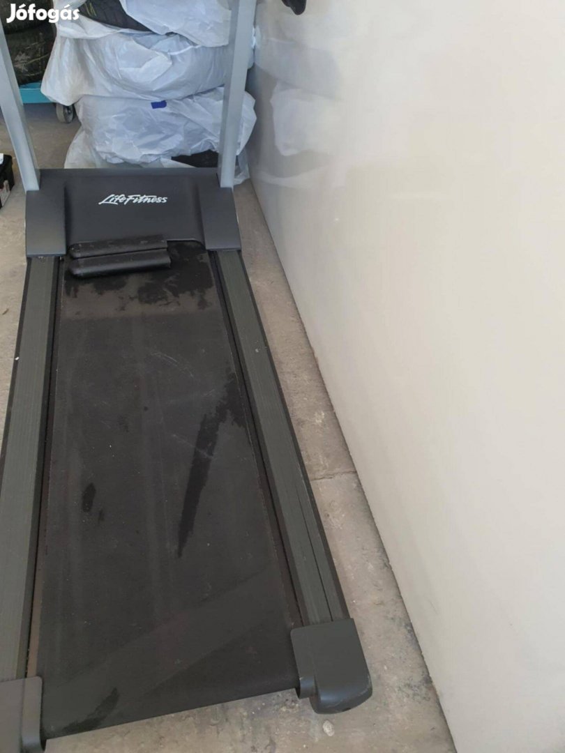 Life Fitness T3-as futó pad eladó