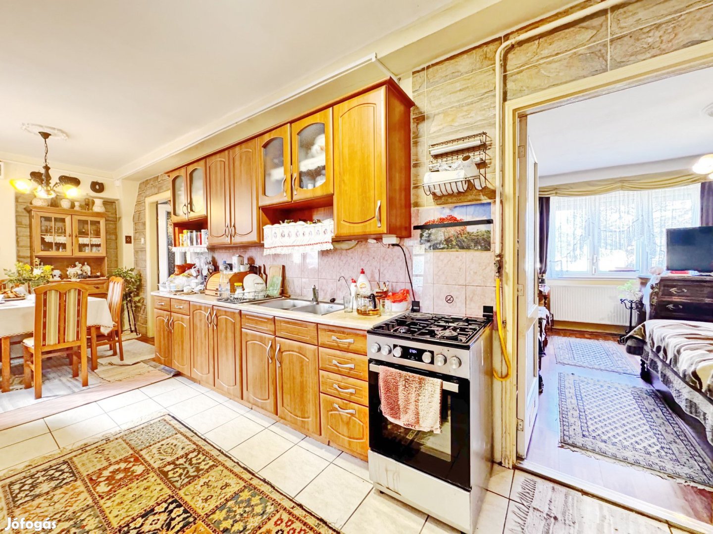 Liget tér közeli családi ház eladó!