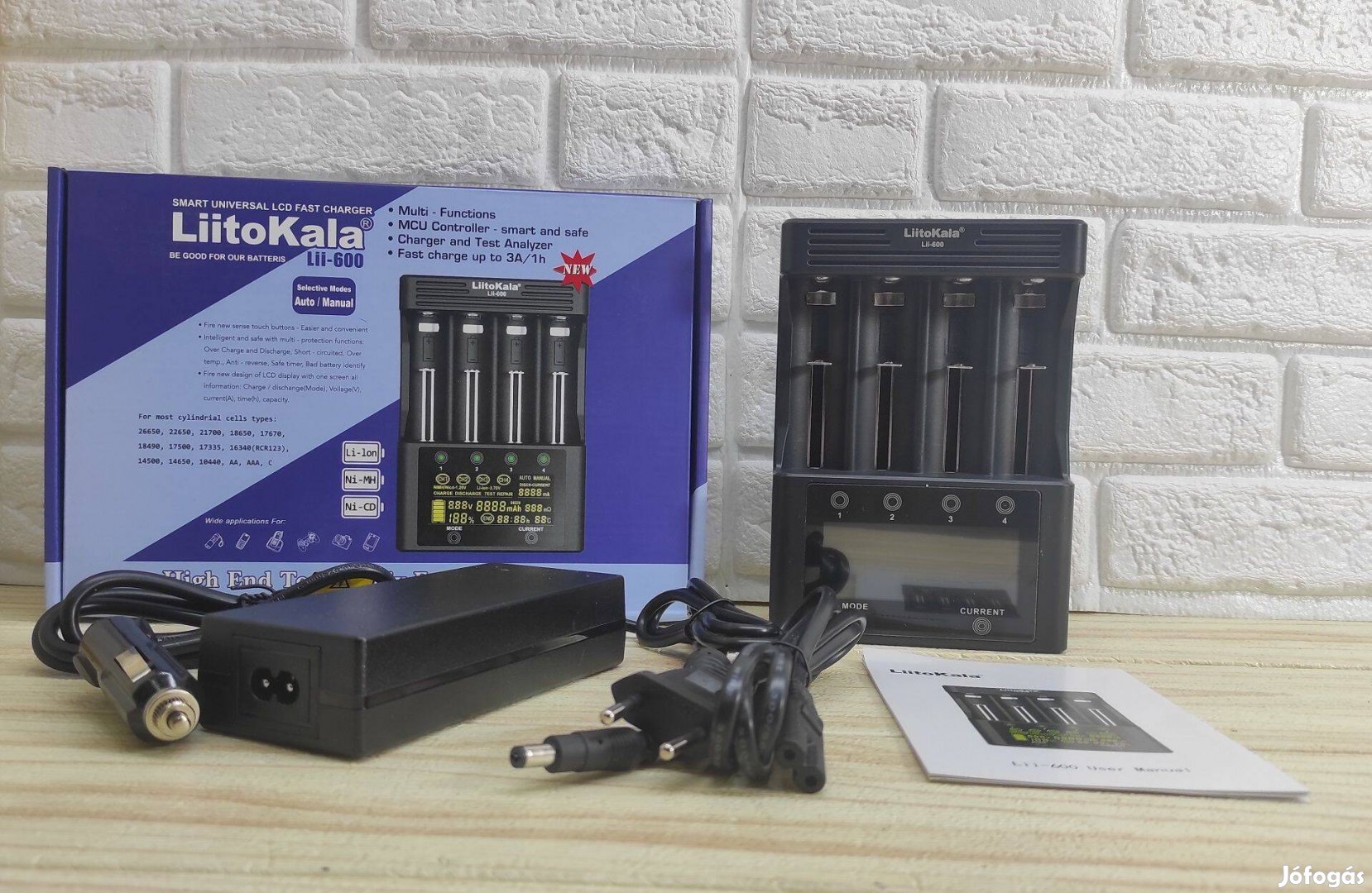 Lii-600 Liitokala akkumulátortöltő, Li-ion 3,7V és NiMH 1,2V akkuhoz
