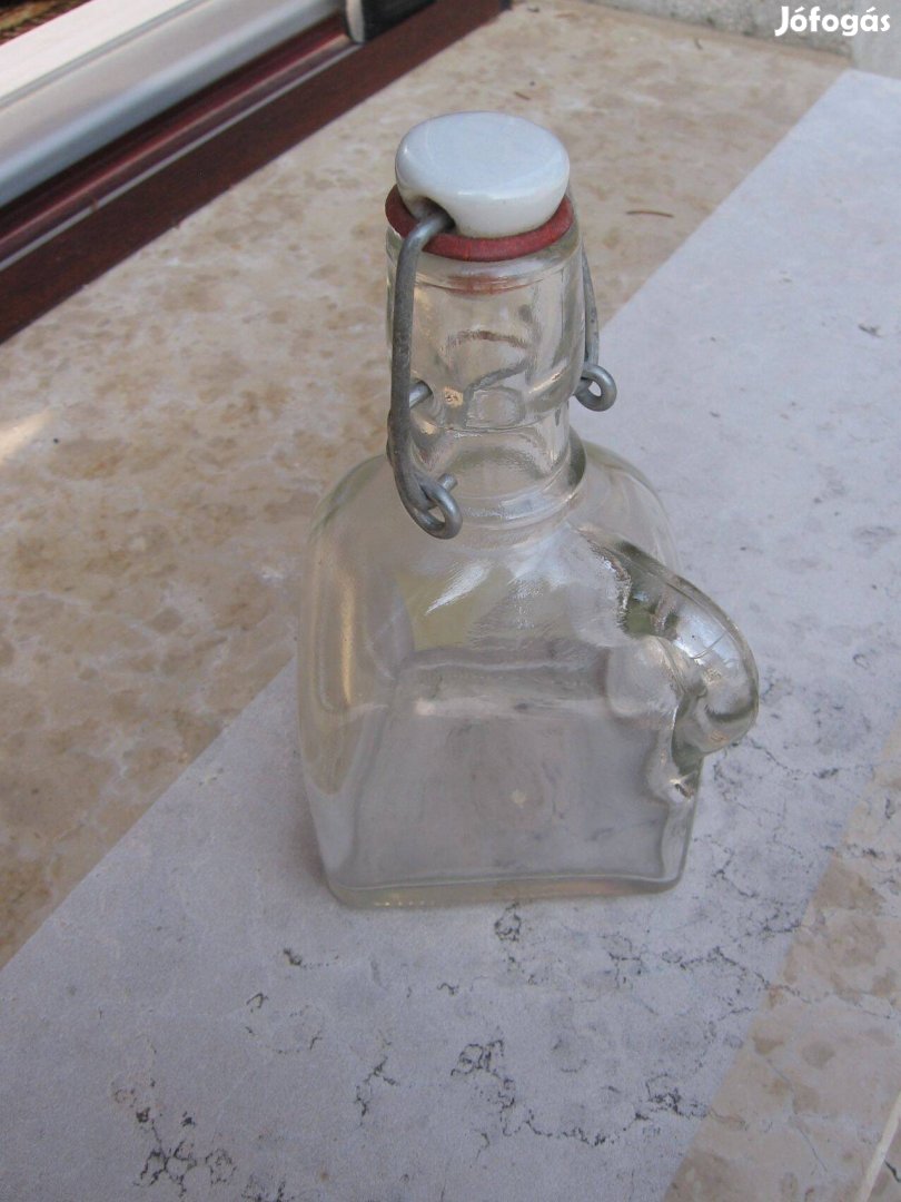 Likőrös csatos üveg 0,25 l