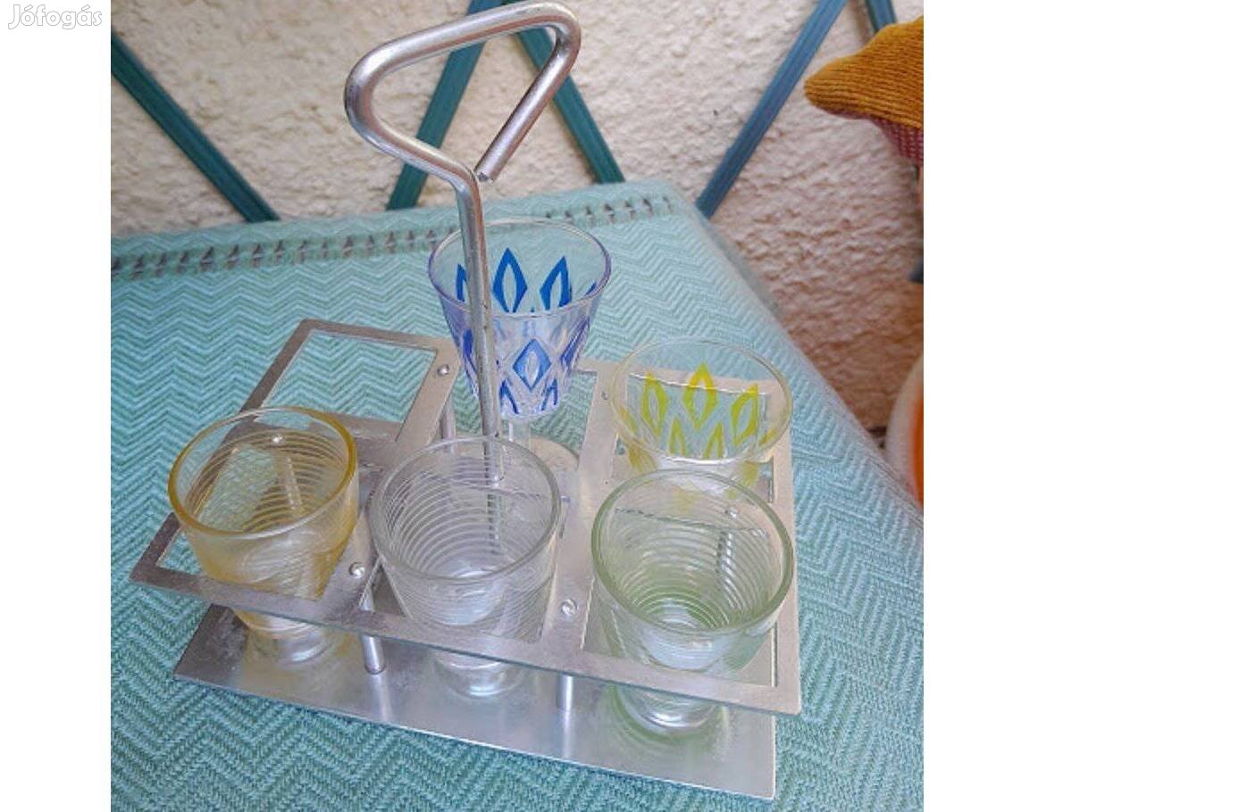 Likőrös pohártartó, maradék poharakkal Egyben 1000 ft