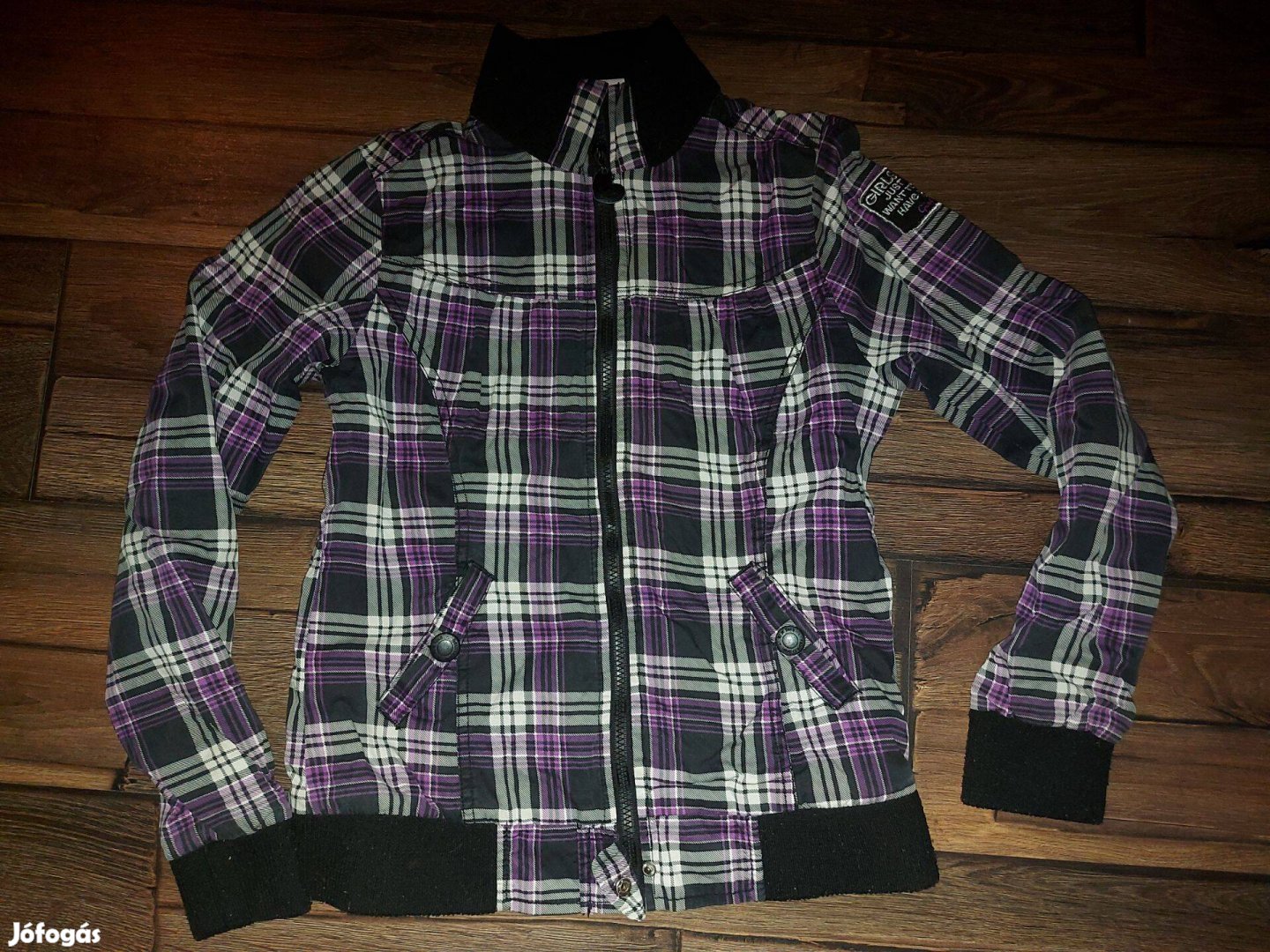 Lila kockás átmeneti kabát