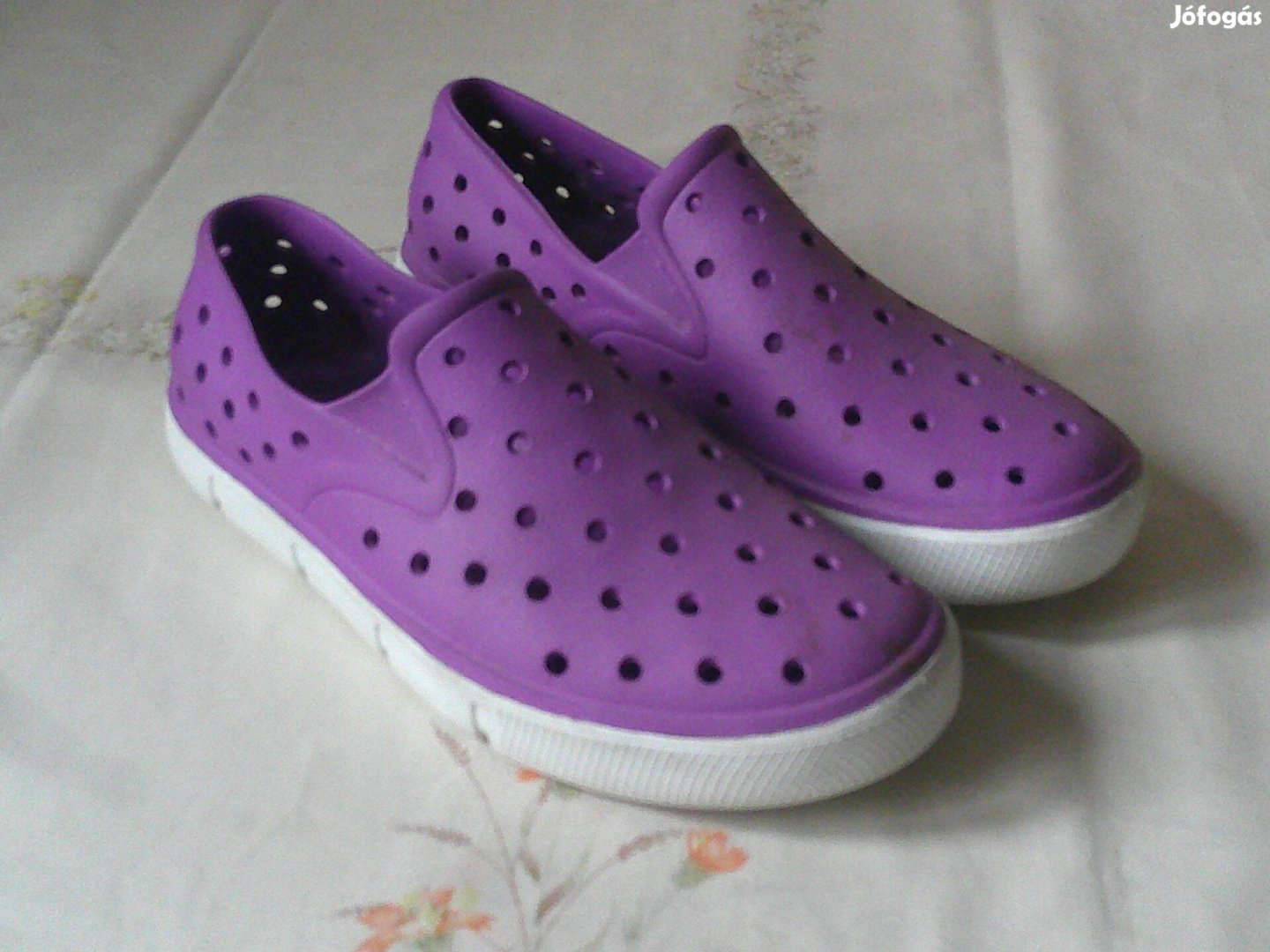 Lila műanyag cipő, vizicipő 40-es