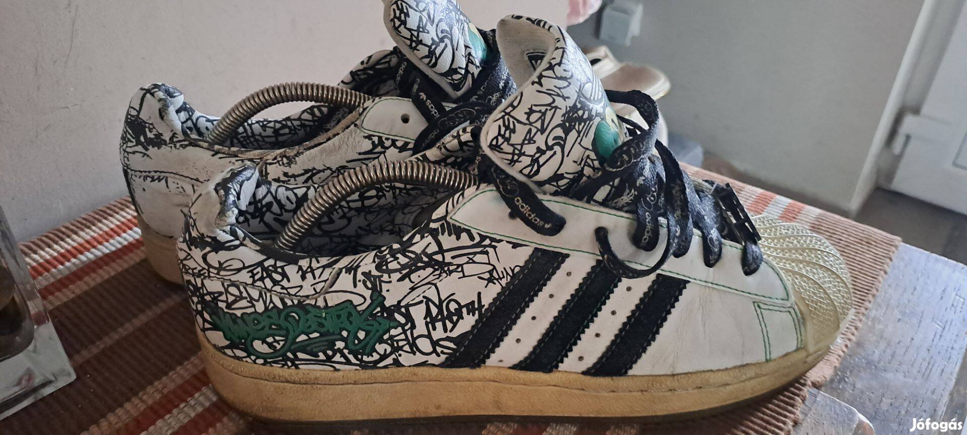 Limitált Adidas cipő 42-es