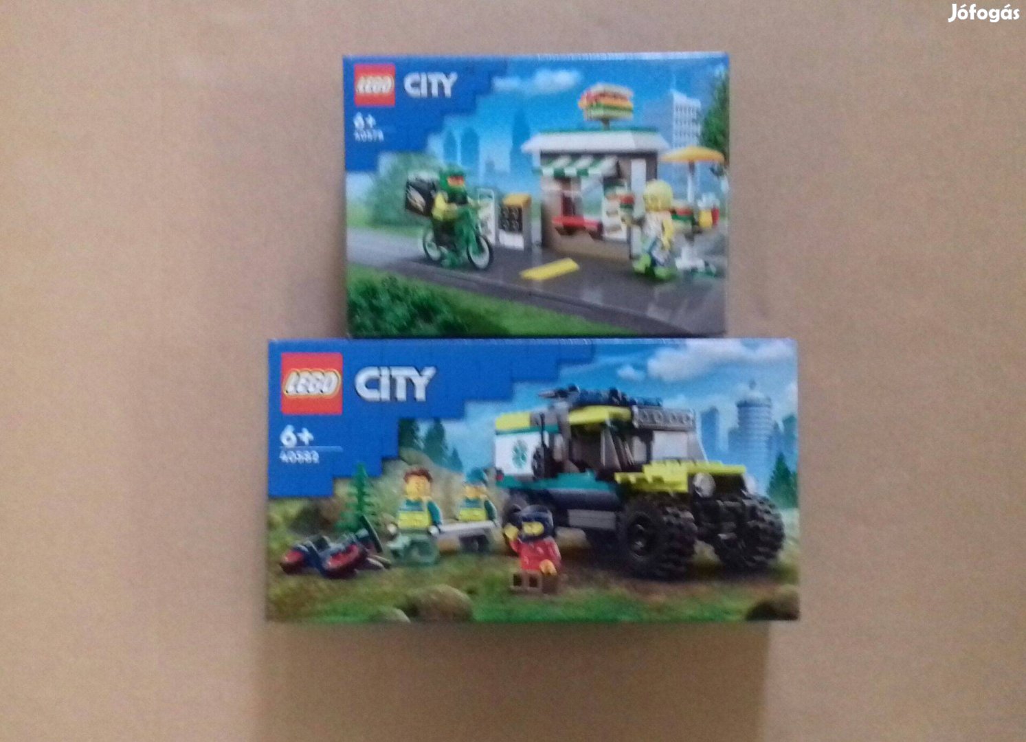 Limitált LEGO City 40578 Szendvicsbolt + 40582 Ambulance Fox.az árba