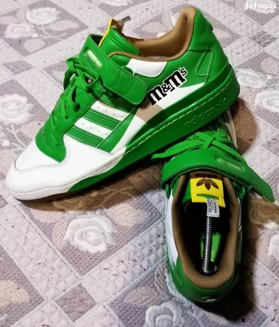 Limitált M&m-s Adidas cipő