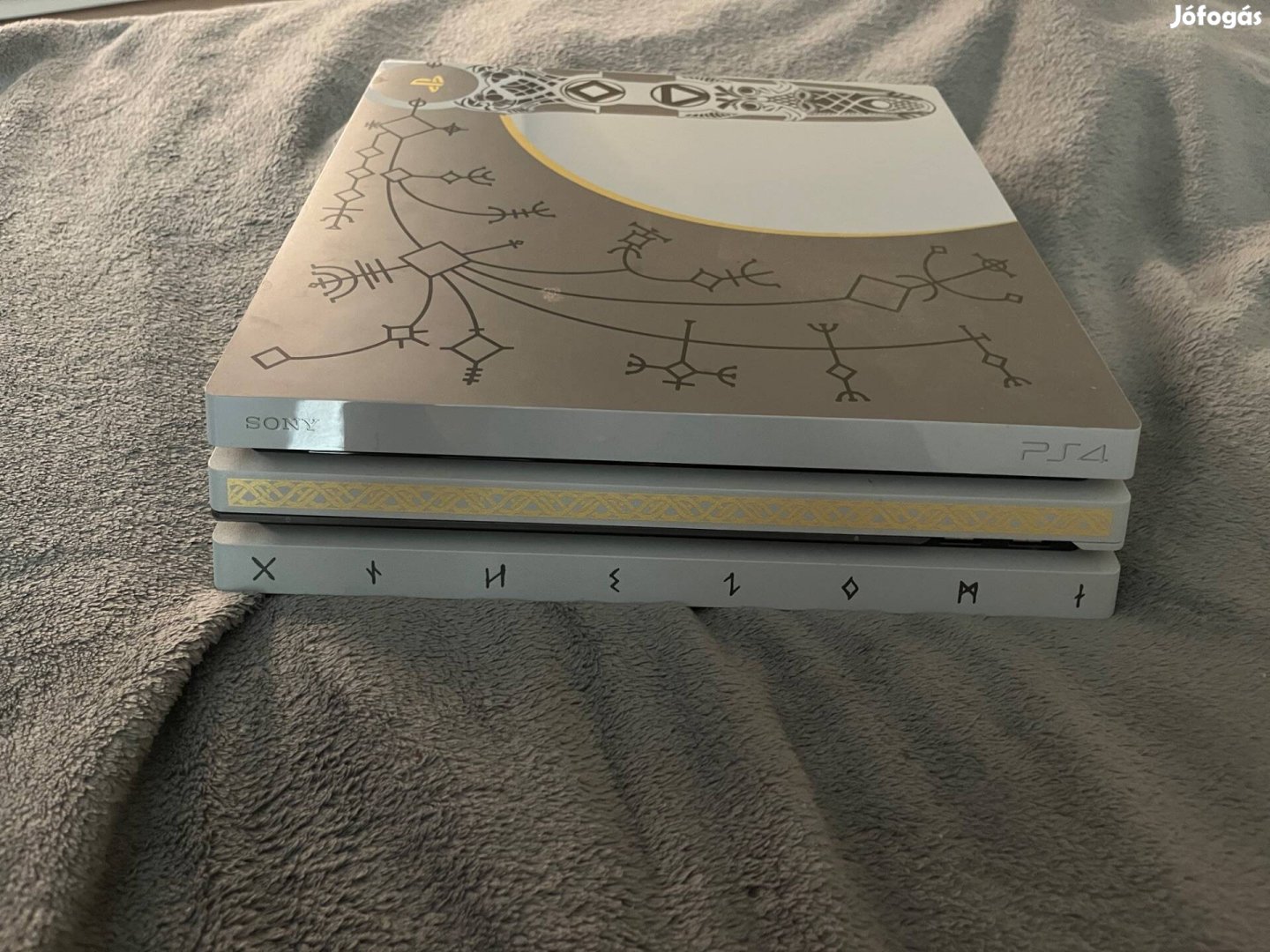 Limited edition PS4 God of War skin!