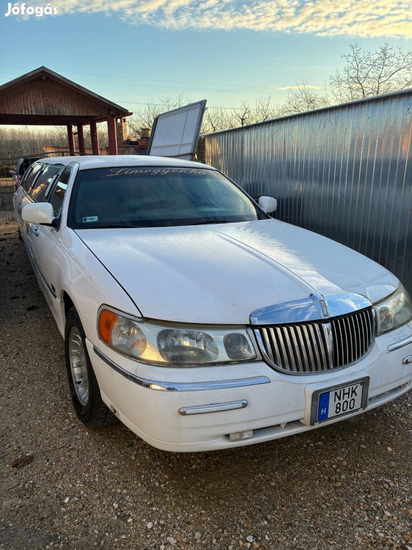 Lincoln Town Car limuzinok eladók