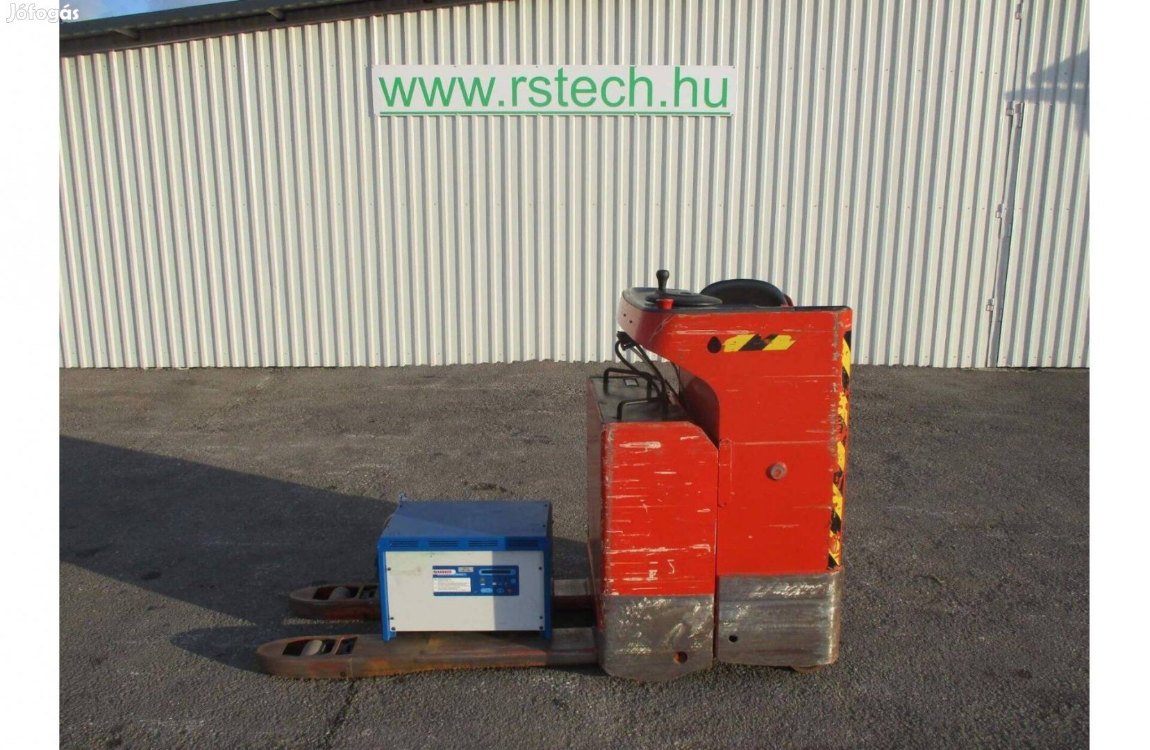 Linde 2000 kg elektromos raklapemelő targonca ( 3090)