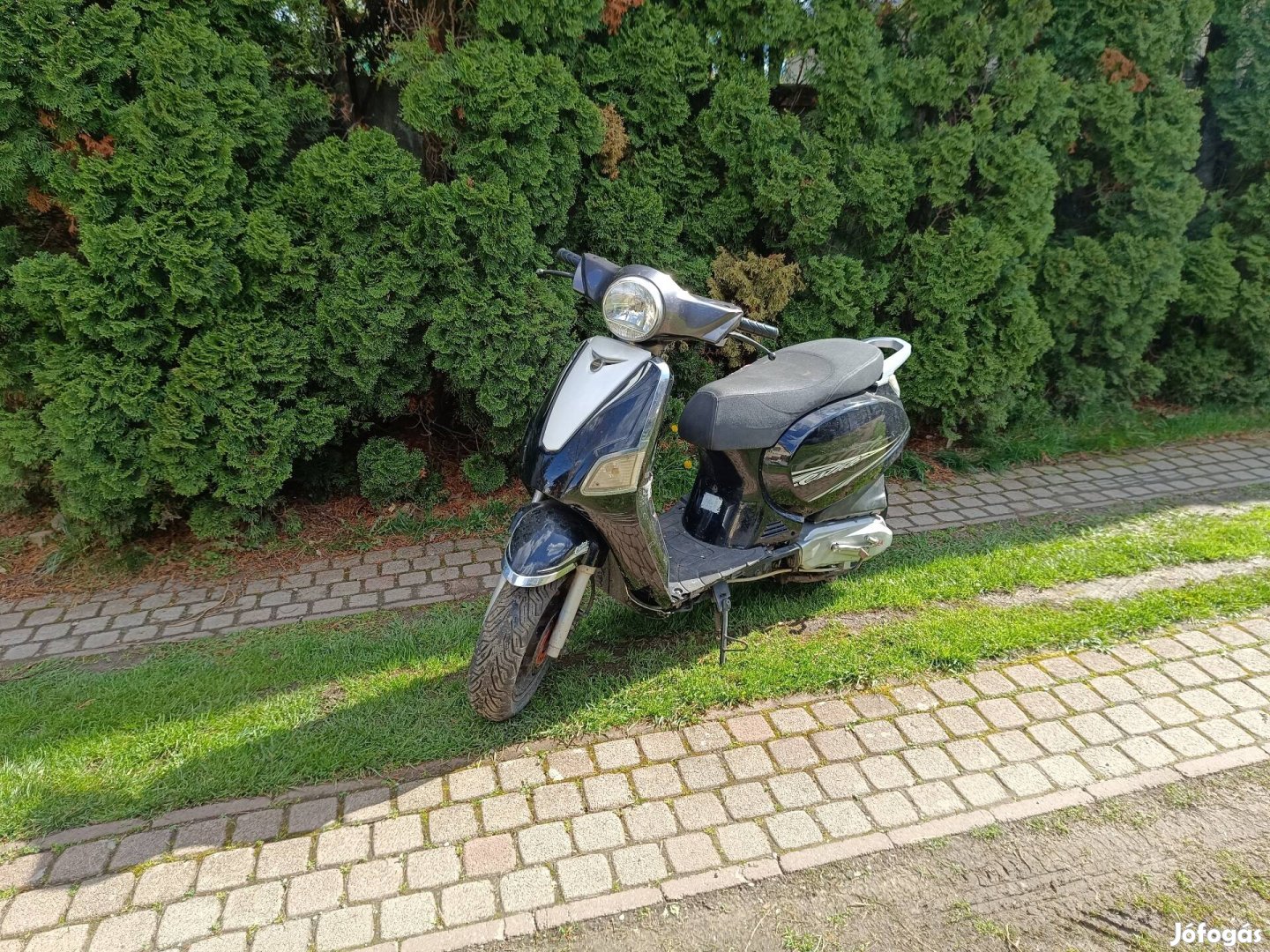 Linea Estate robogó motorhibás eladó 