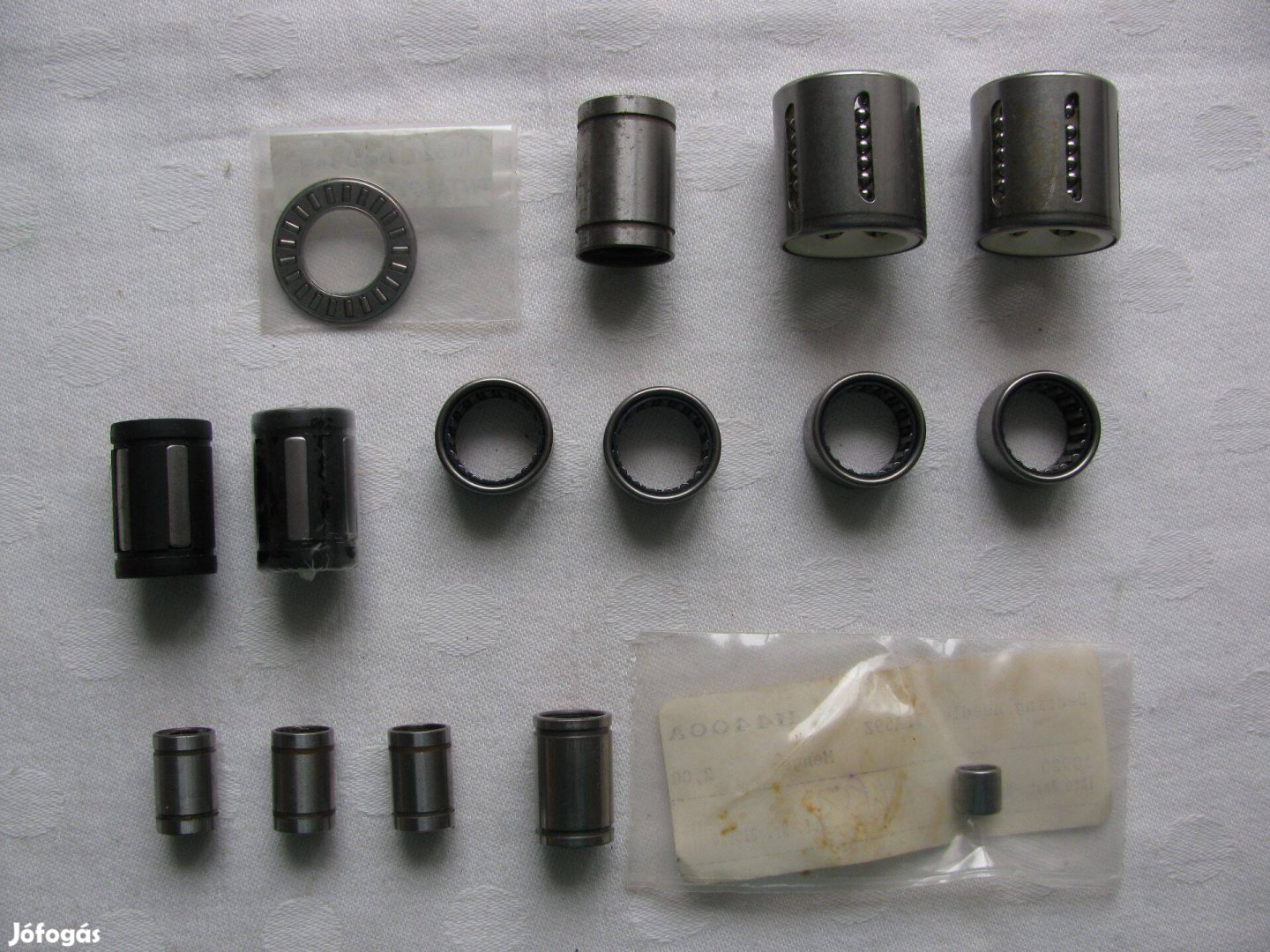 Lineáris golyóscsapágy , több darab