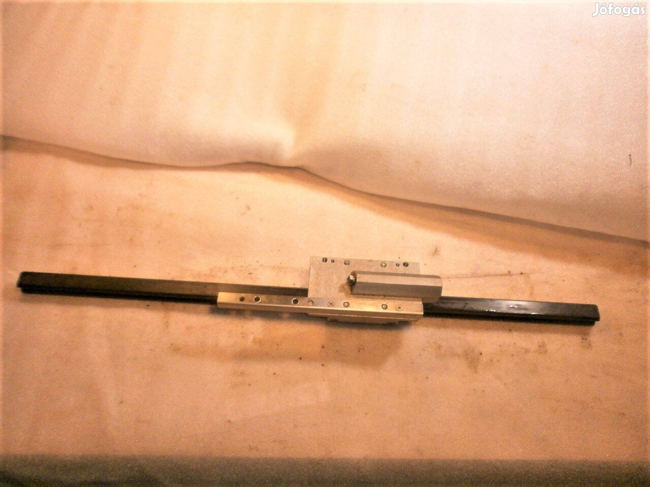 Lineáris tengely kocsival csúszkával csapágyházzal ( 3966)