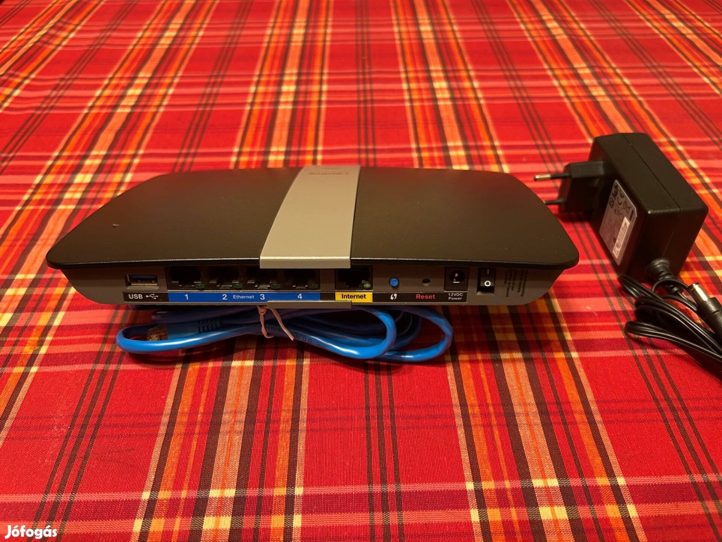 Linksys EA6200 router