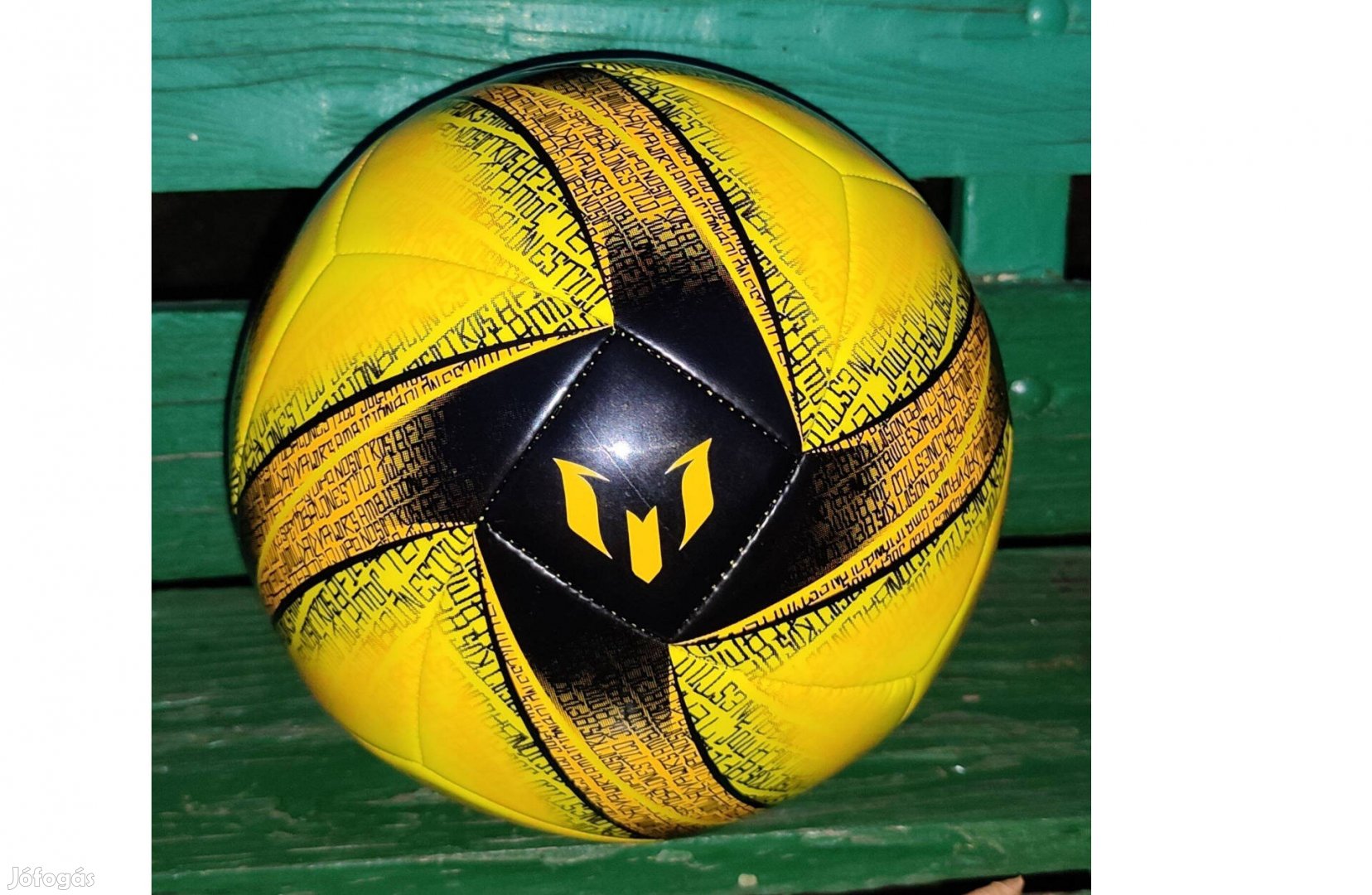 Lionel Messi eredeti adidas sárga labda (3-as méret)