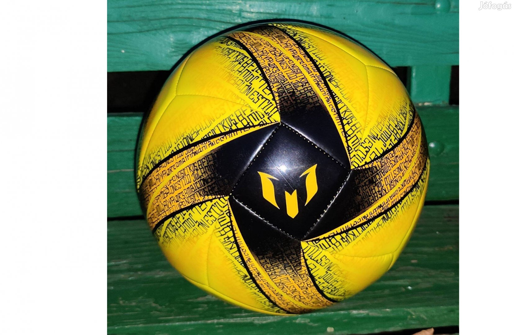 Lionel Messi eredeti adidas sárga labda (5-ös méret)