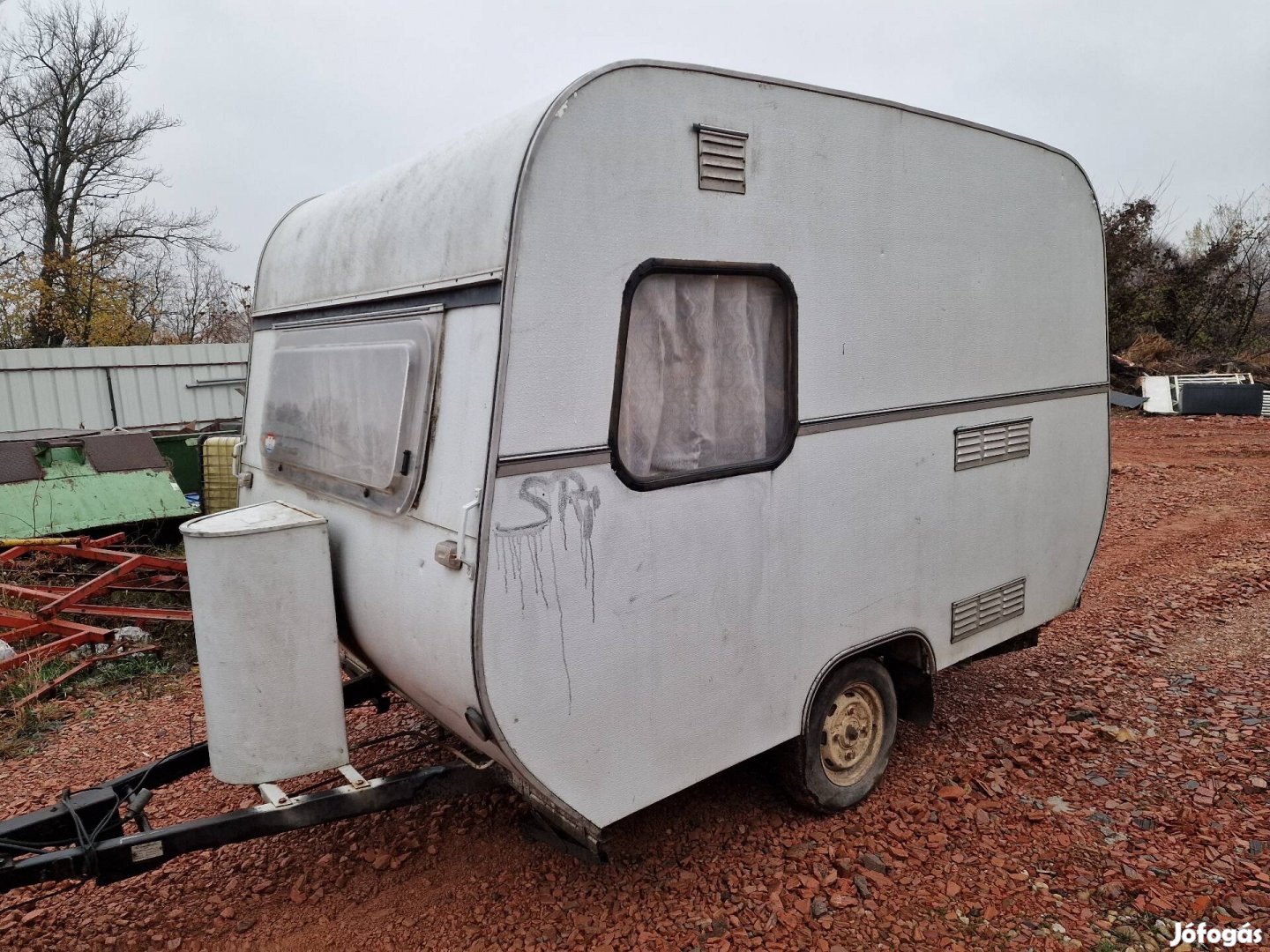 Lisz 320 lakokocsi elosatorral telepitesre, akar leszallitassal is