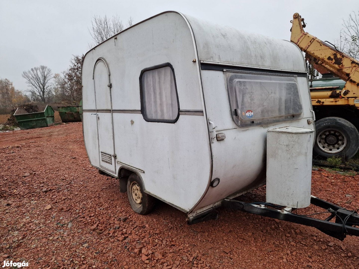 Lisz 320 lakokocsi elősátorral telepitésre leszállitassal is