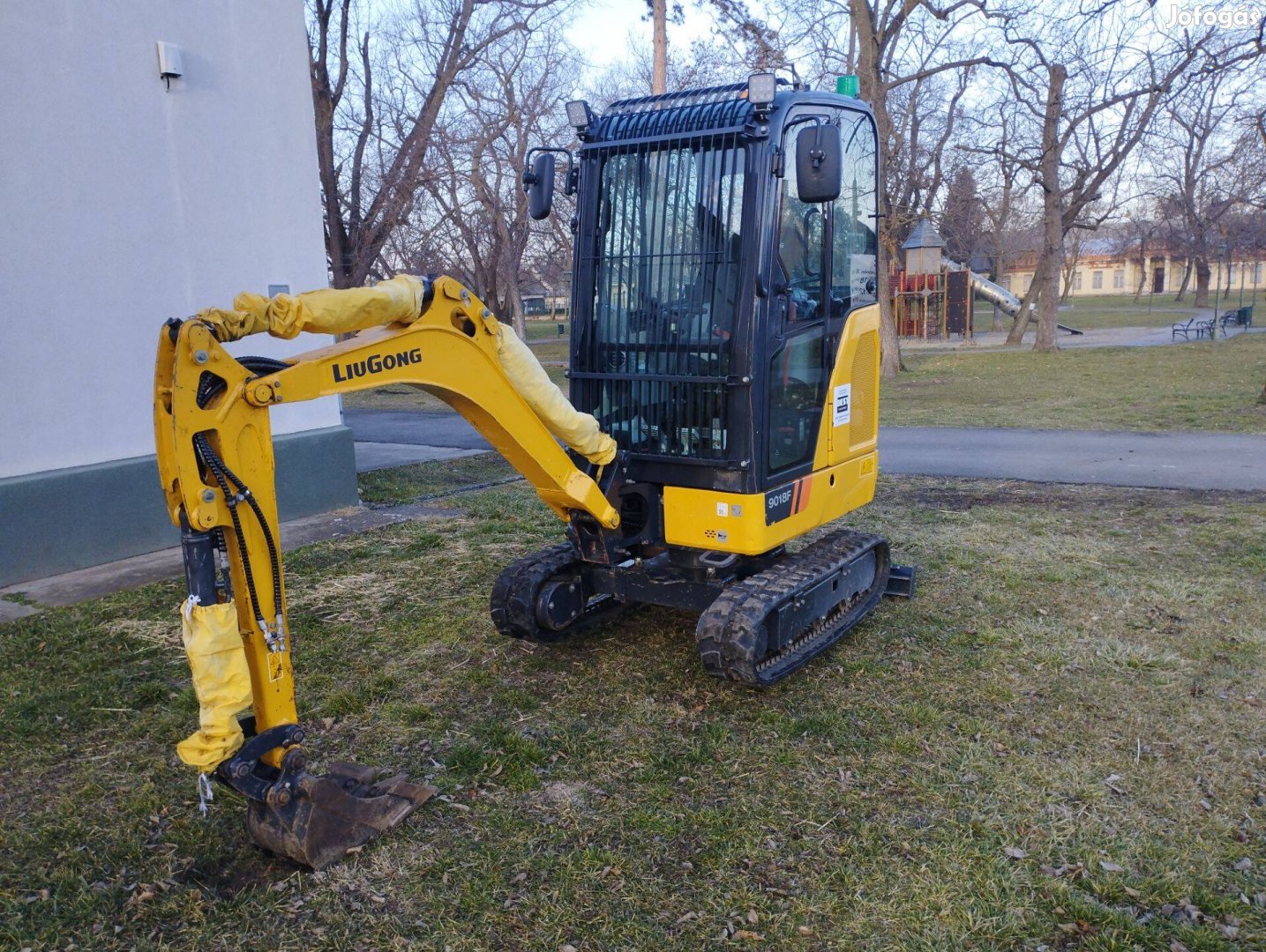 Liugong 2 tonnás. Yanmar motorral