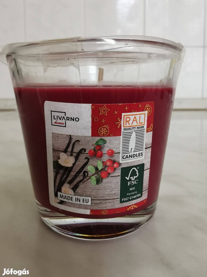 Livarno illatgyertya pohárban