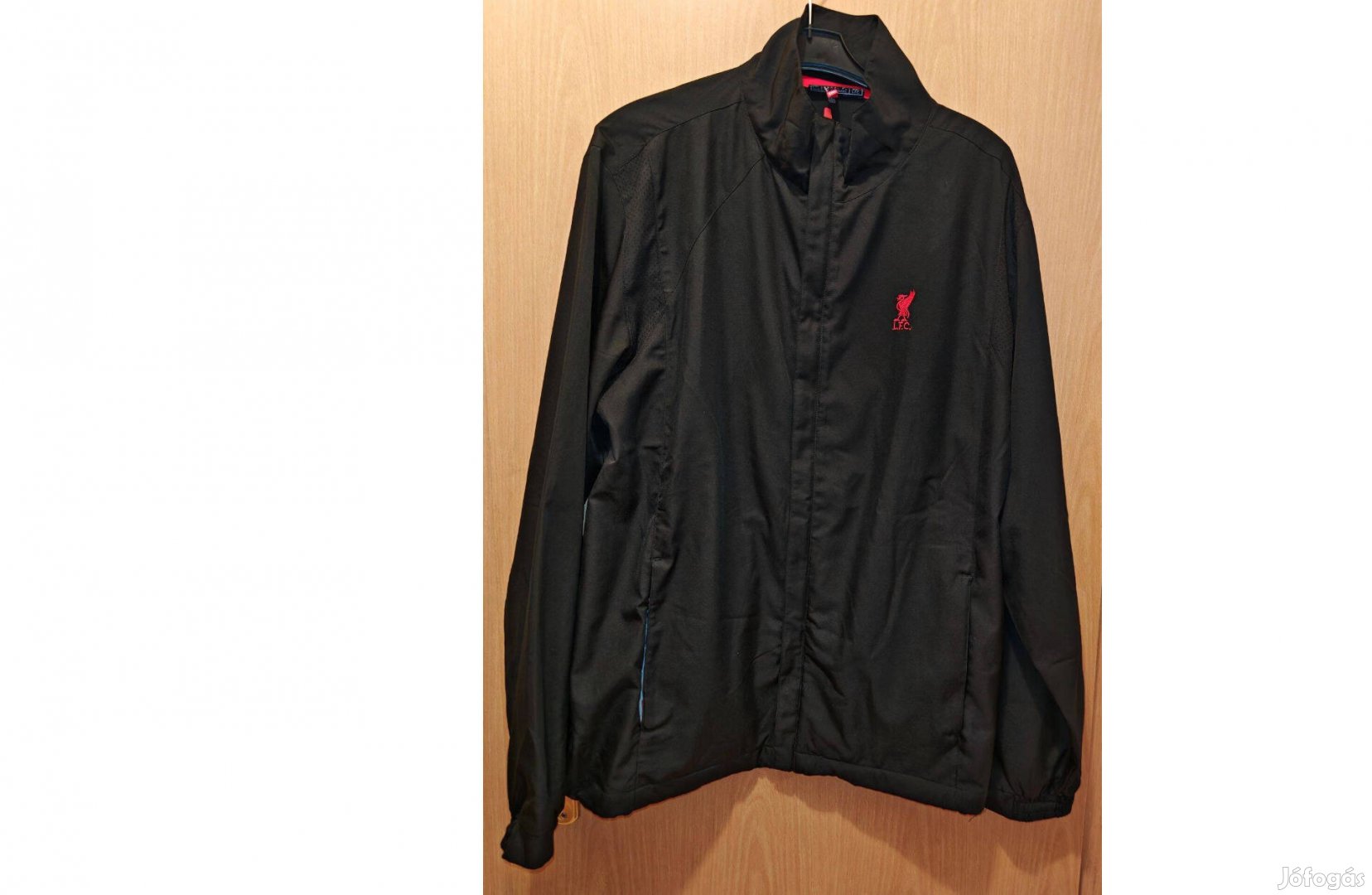 Liverpool cipzáras szurkolói fekete széldzseki (2XL)
