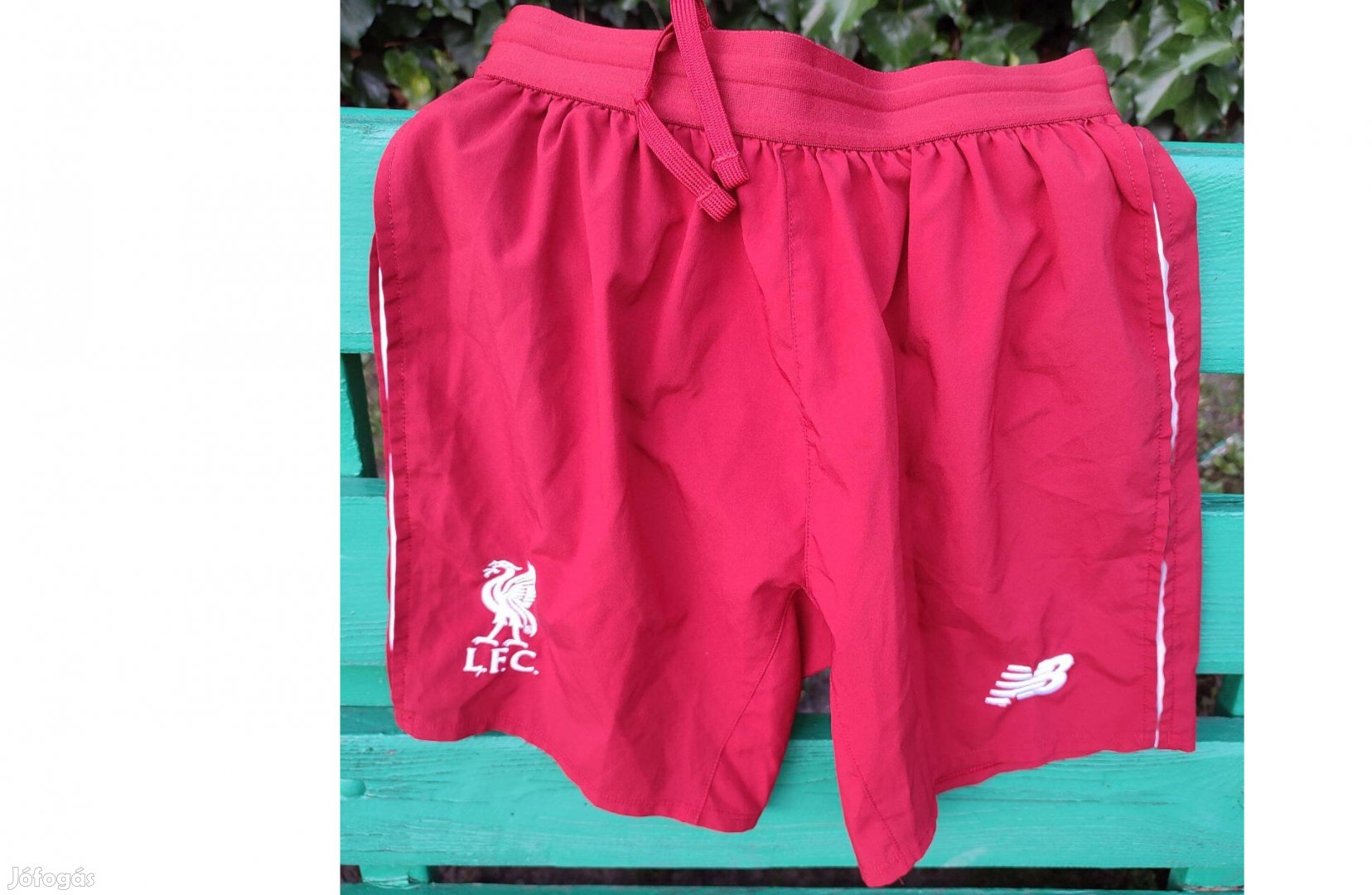 Liverpool eredeti New Balance gyerek rövid nadrág (152)