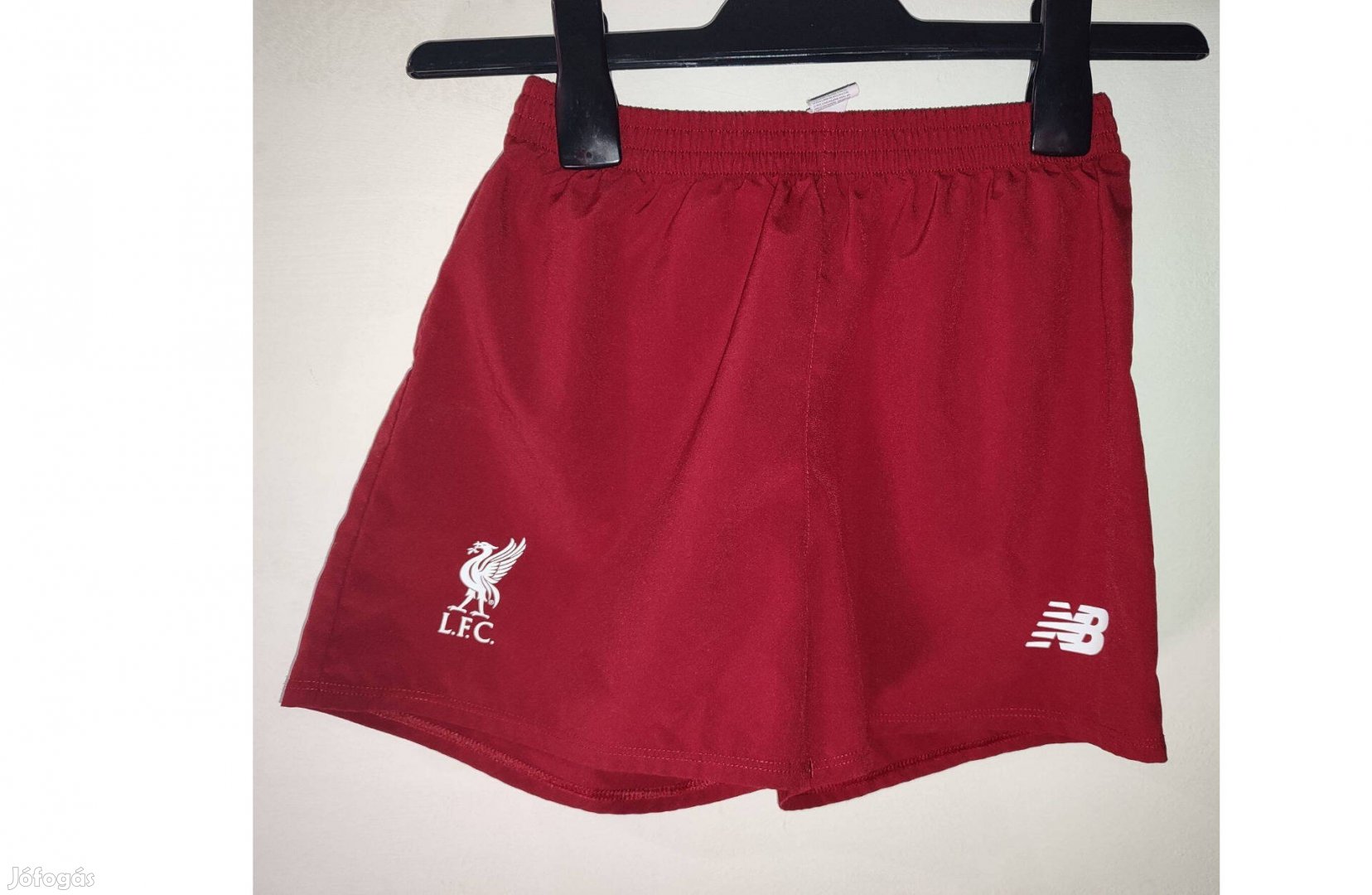 Liverpool eredeti New Balance gyerek rövidnadrág (116)