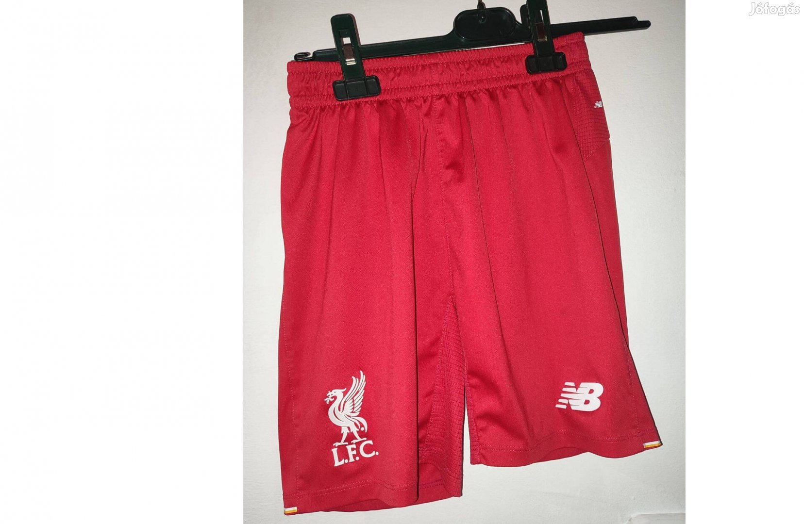 Liverpool eredeti New Balance piros gyerek nadrág 134