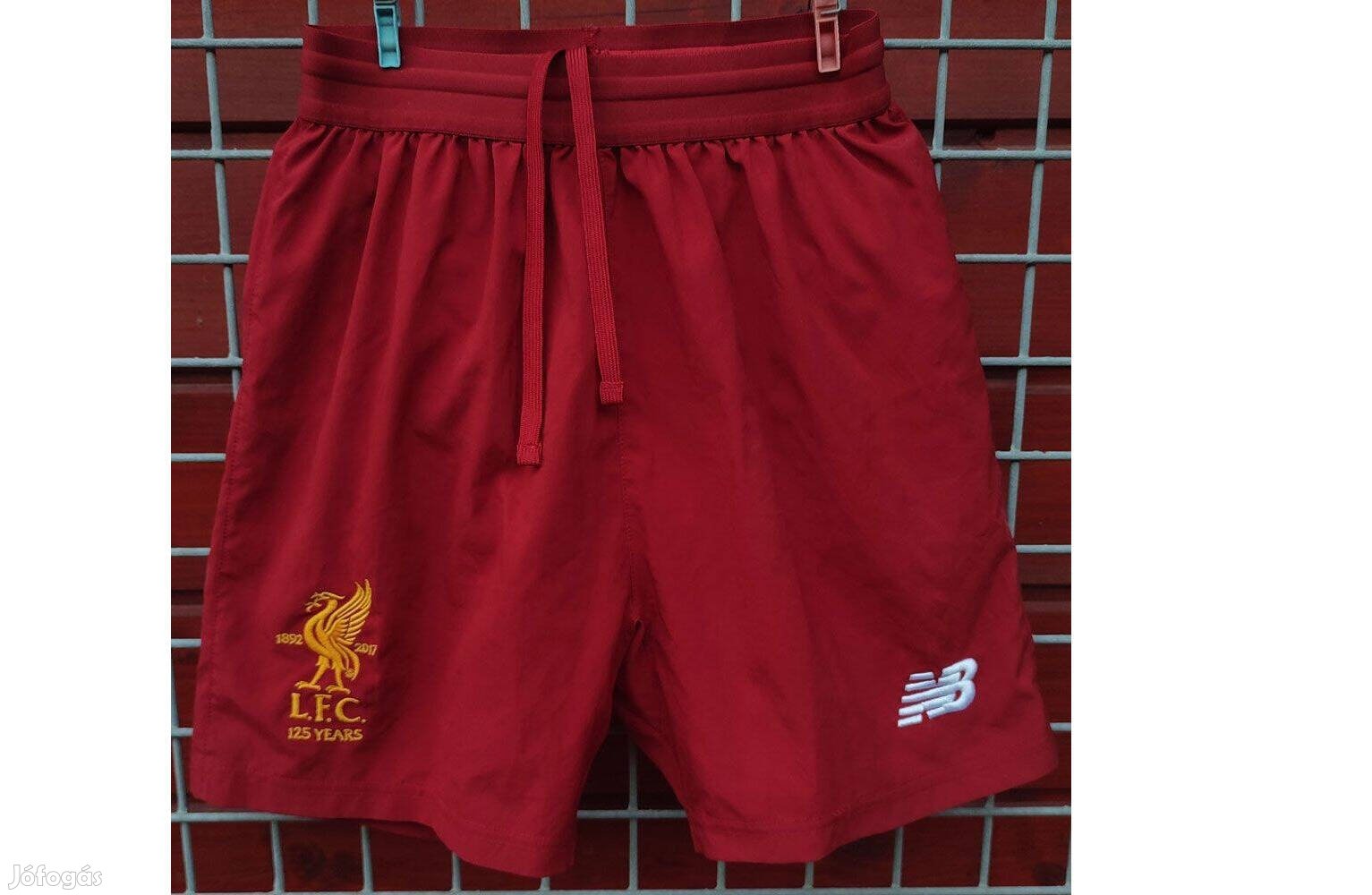 Liverpool eredeti Newbalance centenáriumi gyerek nadrág (146)