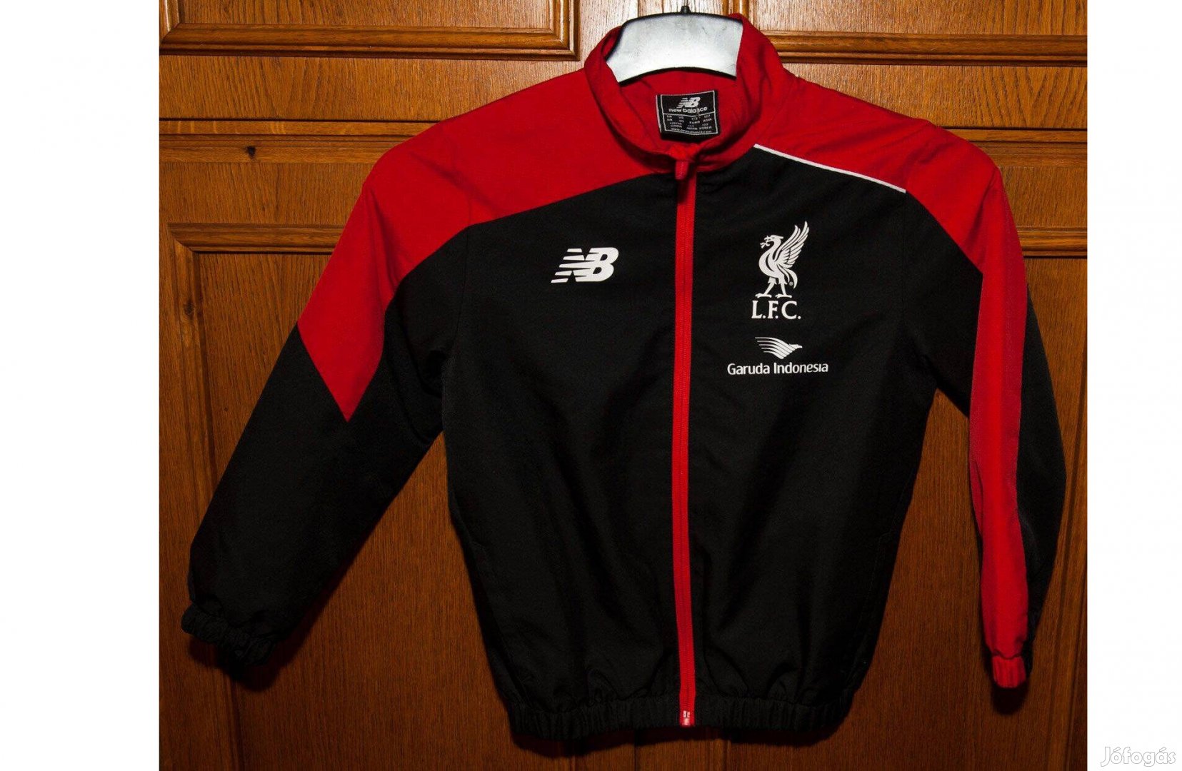 Liverpool eredeti Newbalance gyerek pulóver/dzseki (122)