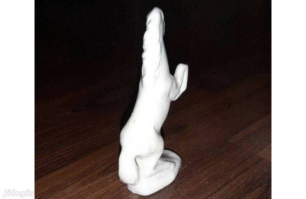 Ló porcelán figura
