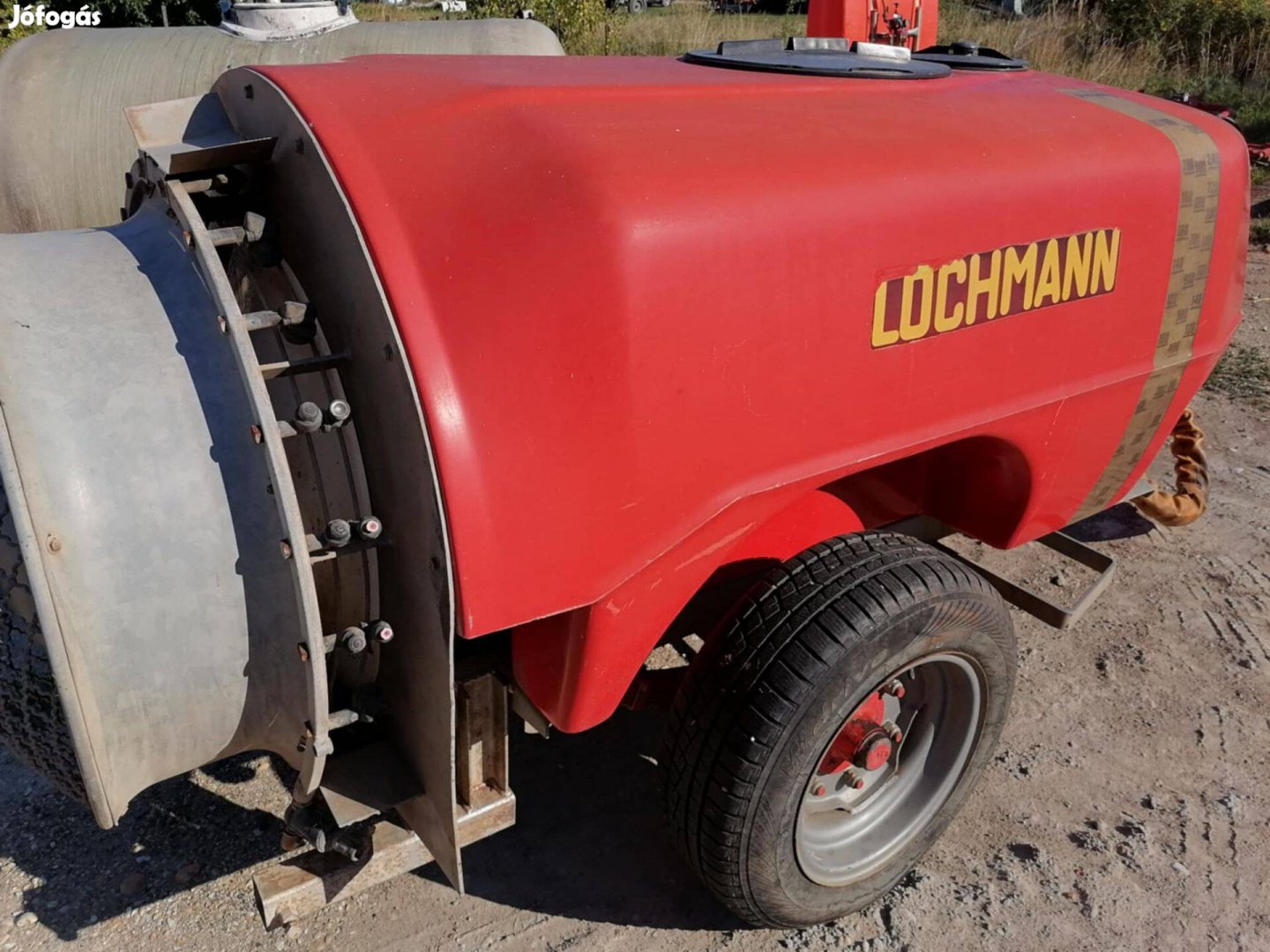 Lochmann 1000 literes vontatott ültetvénypermetező
