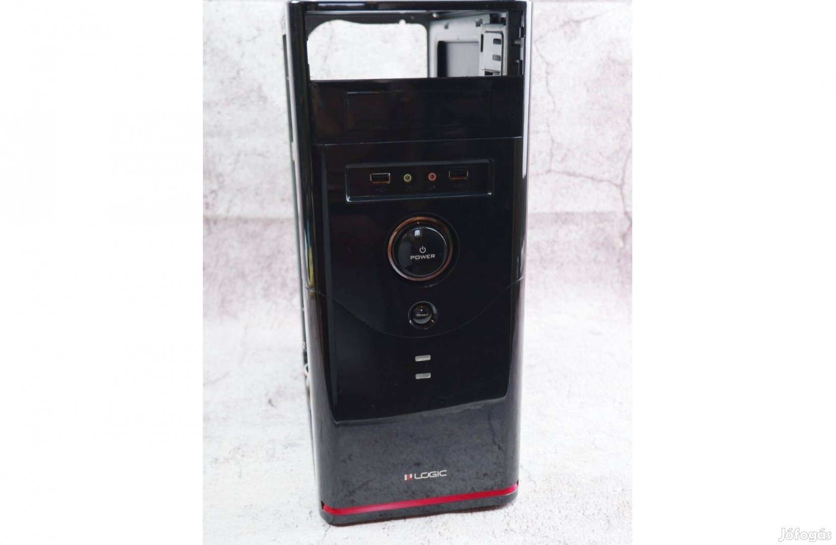 Logic fekete piros számítógép ház nagy gombbal