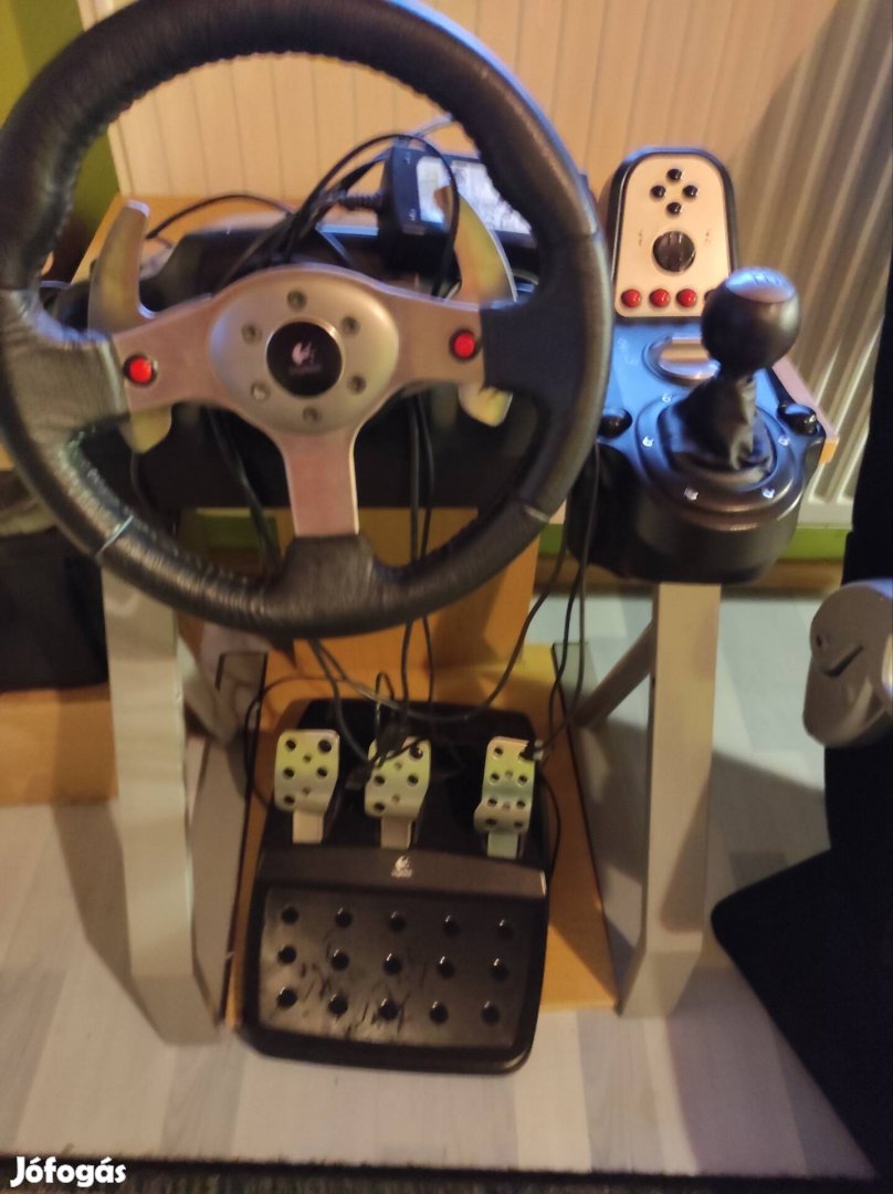 Logitech G25 Racing Wheel kormány