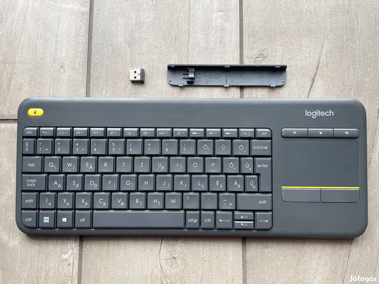 Logitech K400 + magyar vezetéknélküli billenytűzet megkímélt