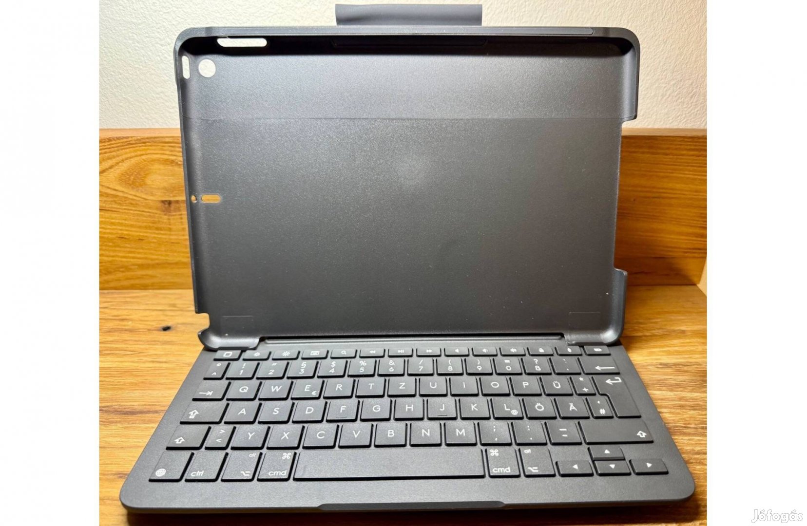 Logitech Slim Folio ipad billentyűzetes tok (ipad 7-8-9 generáció)