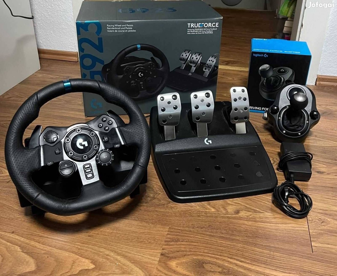 Logitech g923 kormány és váltó 