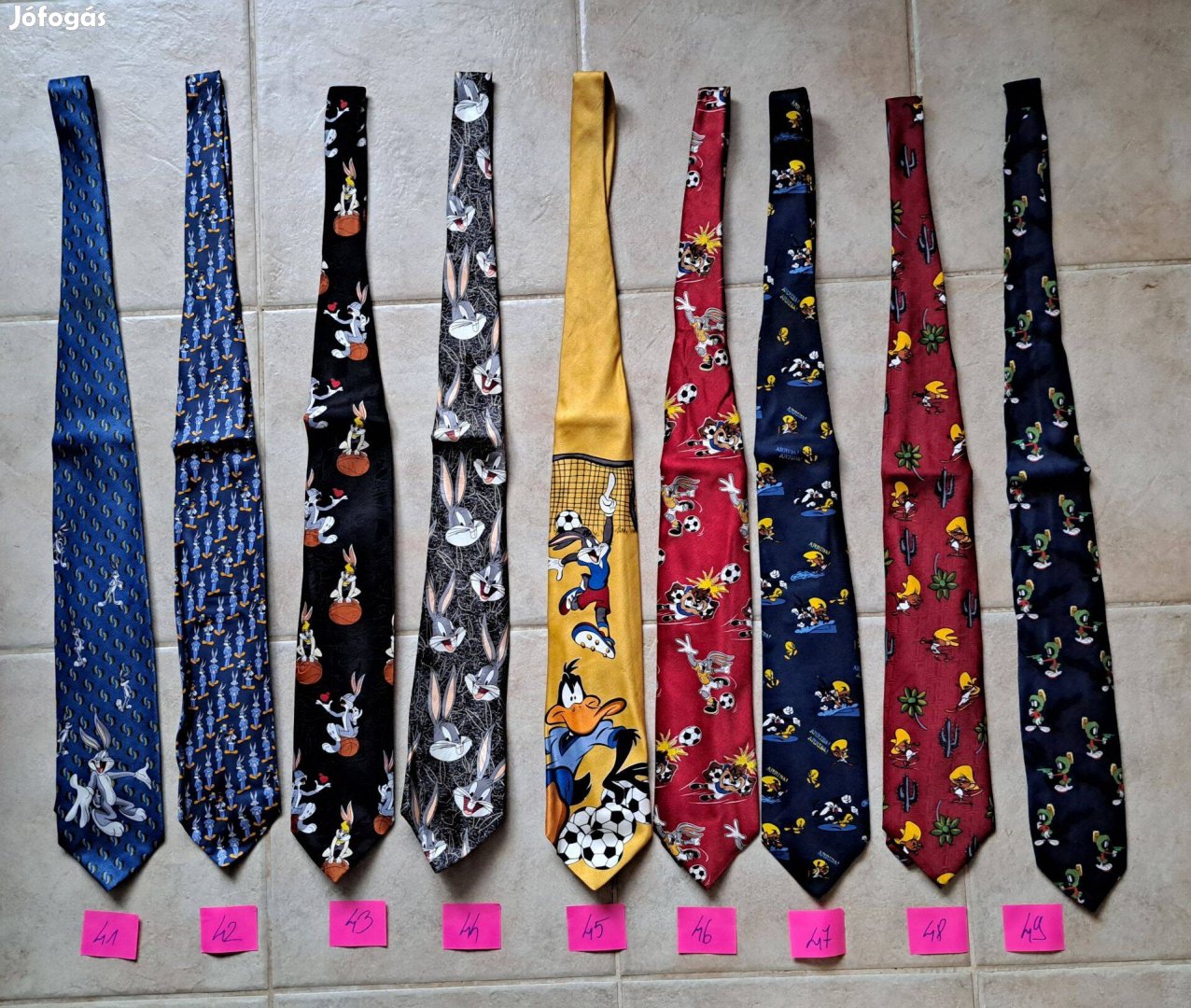 Looney Tunes mesefigurás mintázatú nyakkendő nyakkendők gyűjtemény