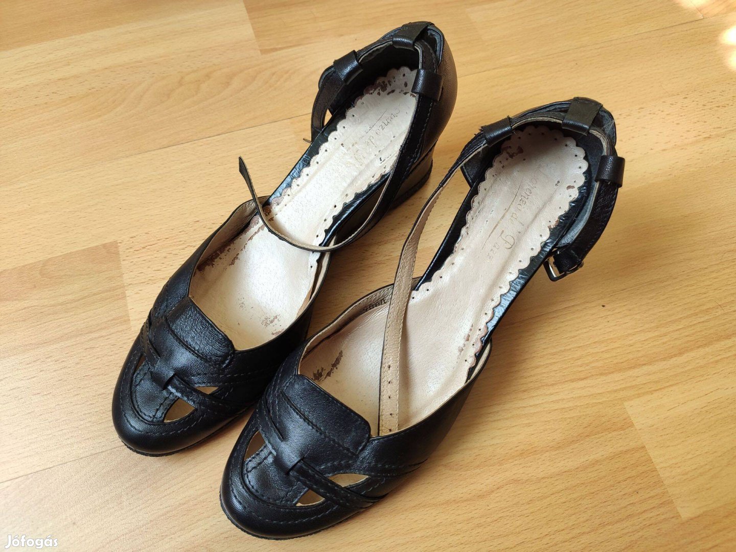 Lorenzo de Pazzi fekete nyitott női cipő szandál