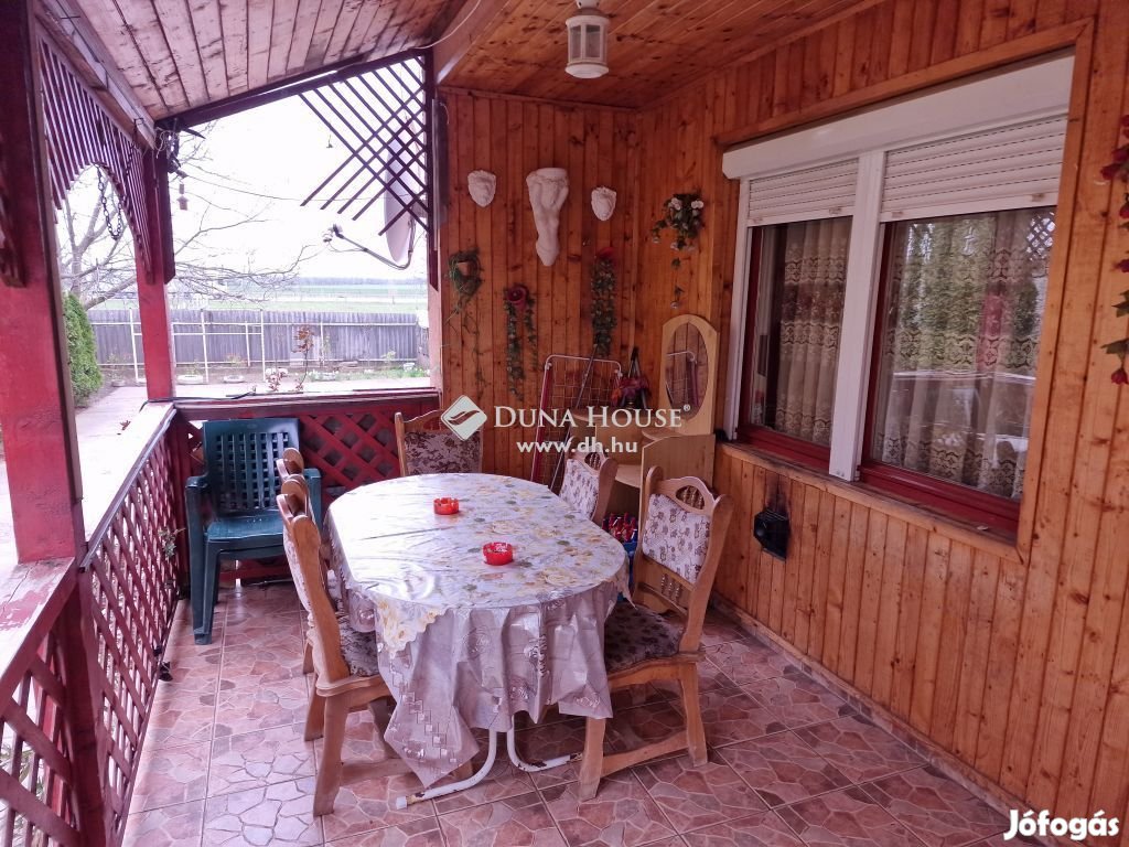 Lőrincii 90 nm-es ház eladó