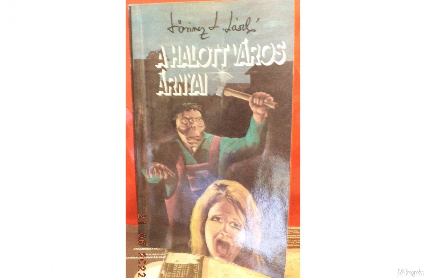 Lőrincz L. László: A halott város árnyai
