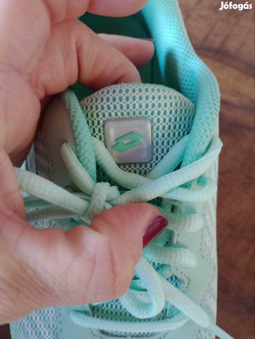 Lotto női Sneaker 39-es méretben