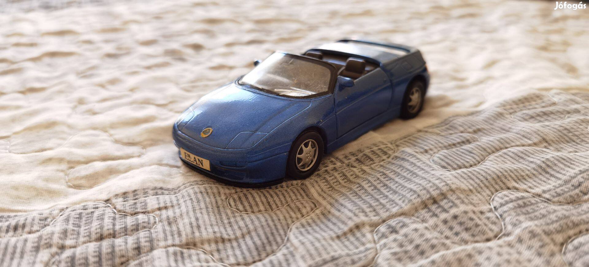 Lotus elan kisautó versenyautó játék 1:36 makett mc toy modell