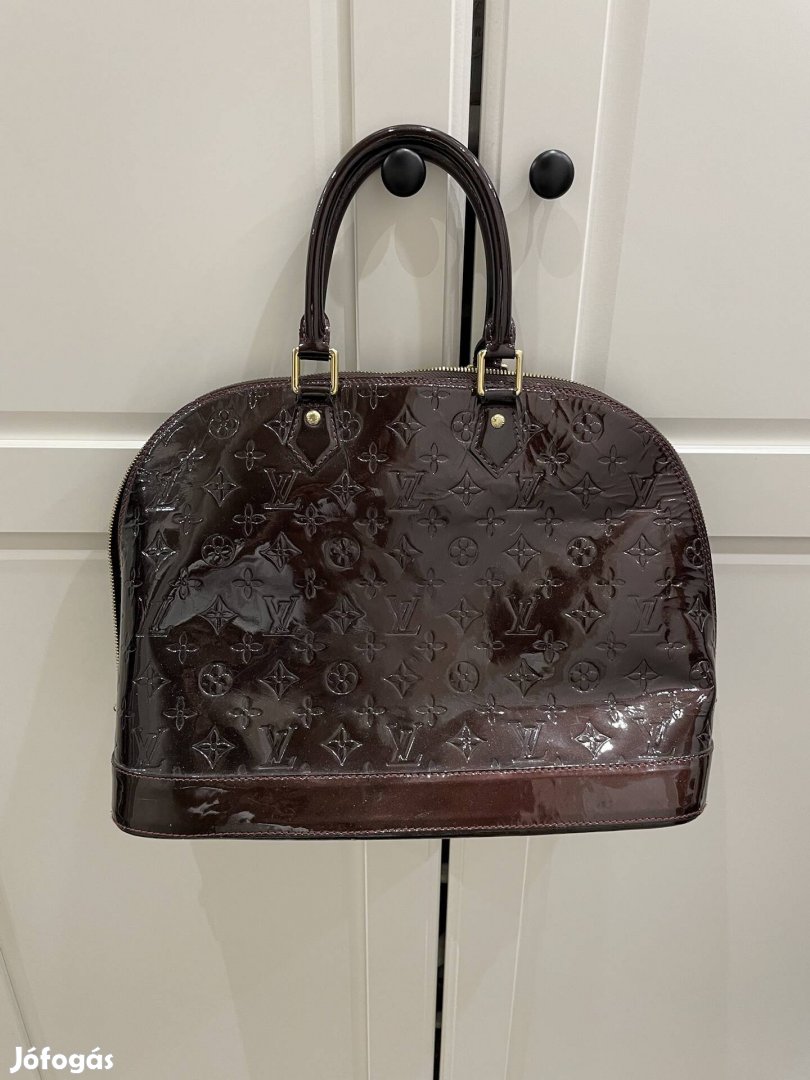 Louis Vuitton alma táska