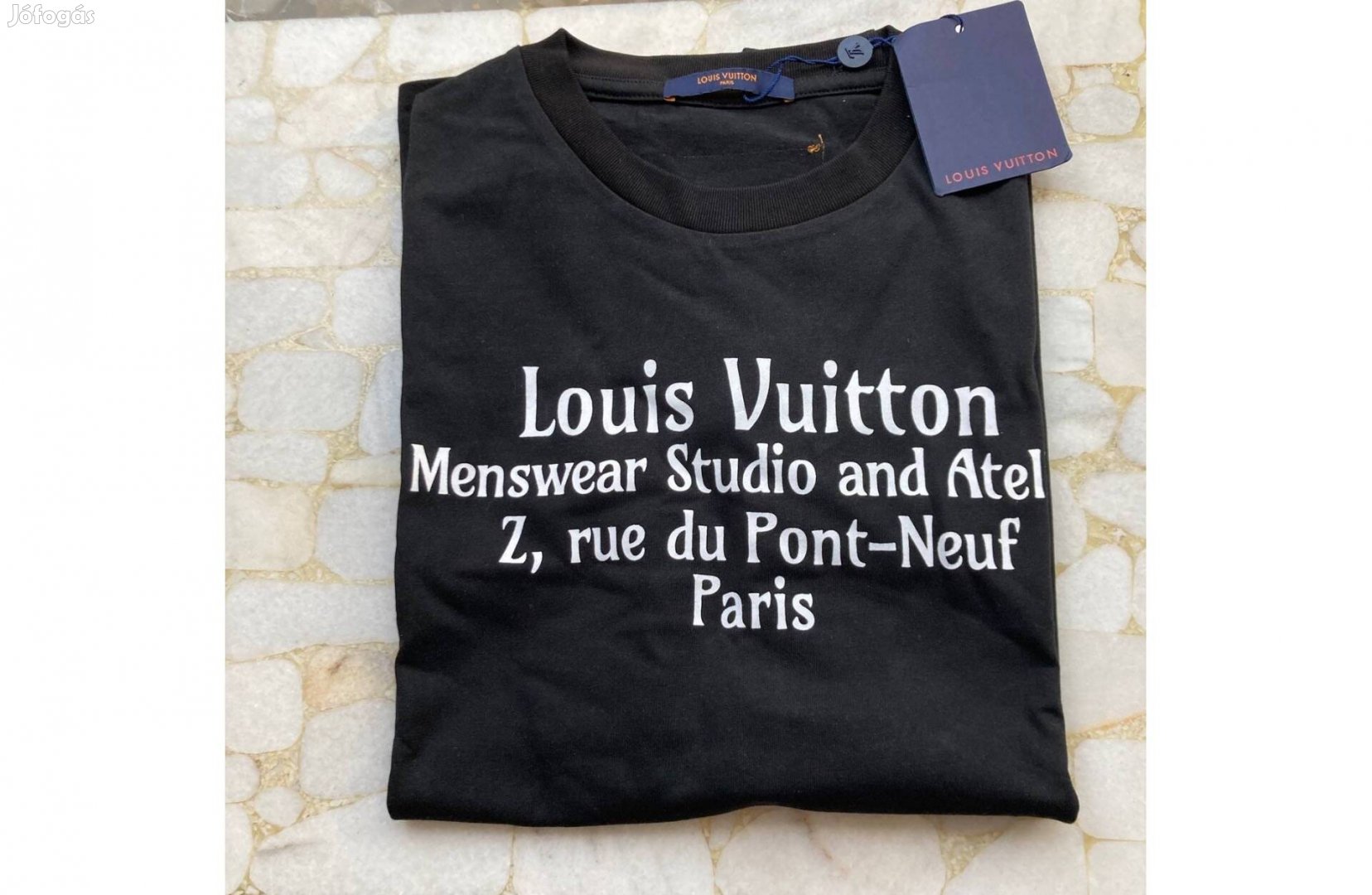 Louis Vuitton férfi XL-es fekete feliratos póló