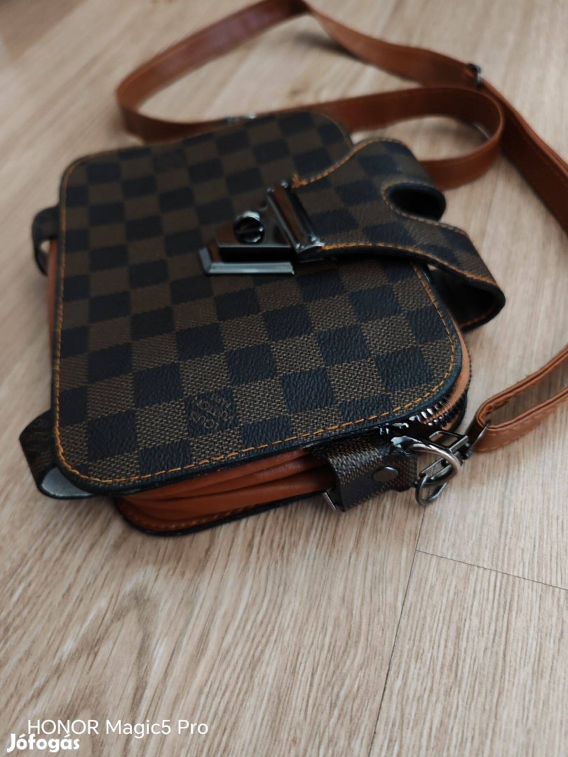 Louis Vuitton női crossbody kistáska