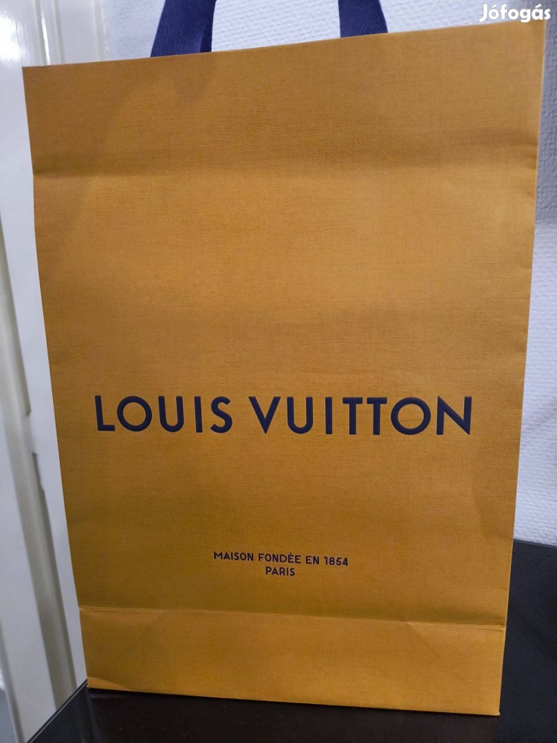 Louis Vuitton papírtáska és fiókos papírdoboz