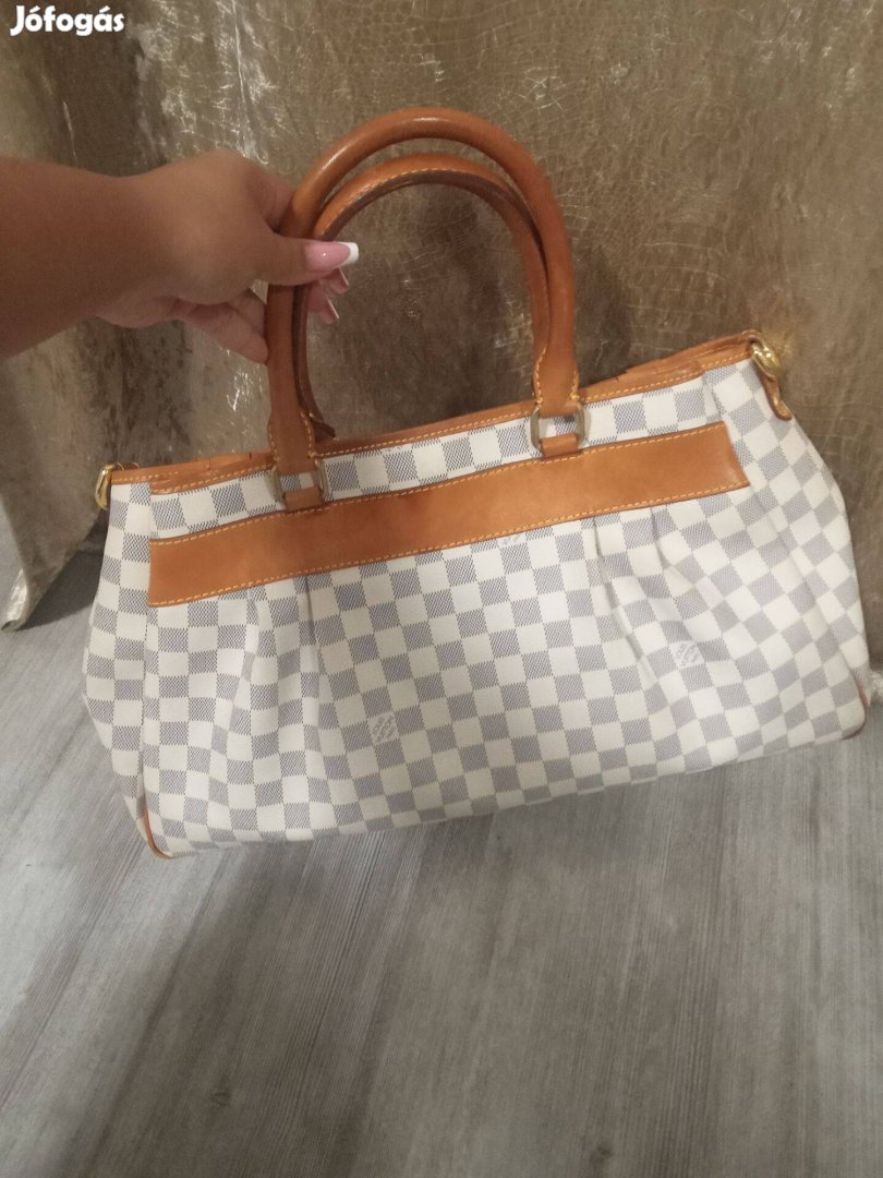 Louis Vuitton táska